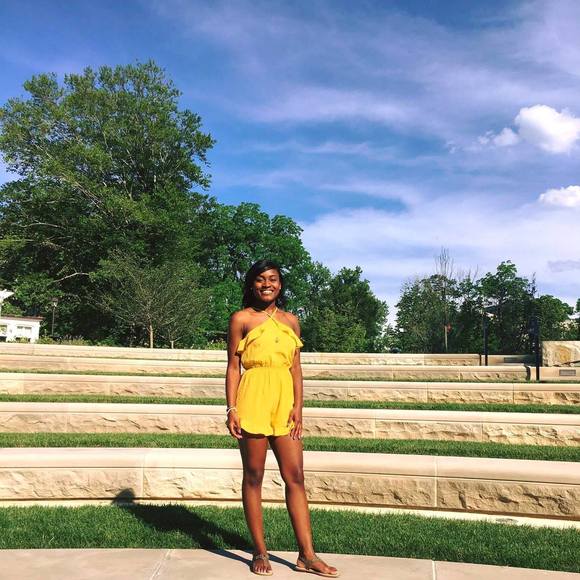 Meet your Posher, Alexis - Picture 1 of 1